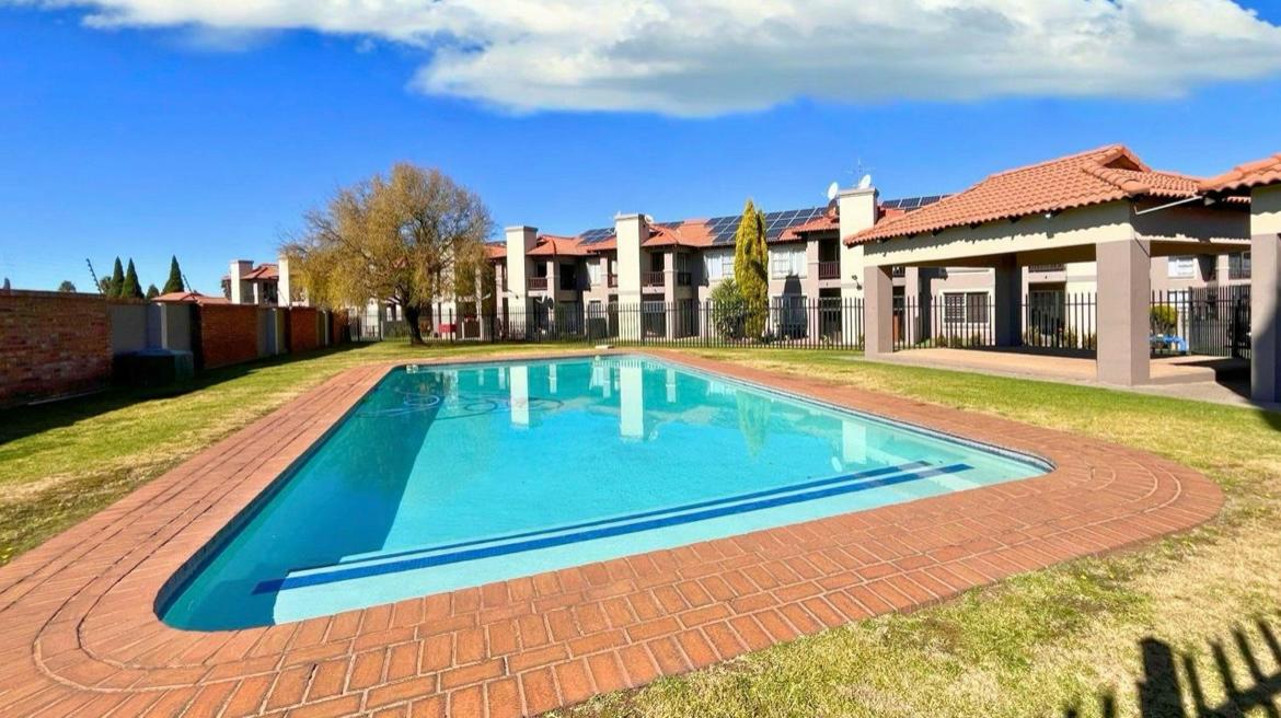 2 Bedroom Apartment in Van Dyk Park, Boksburg