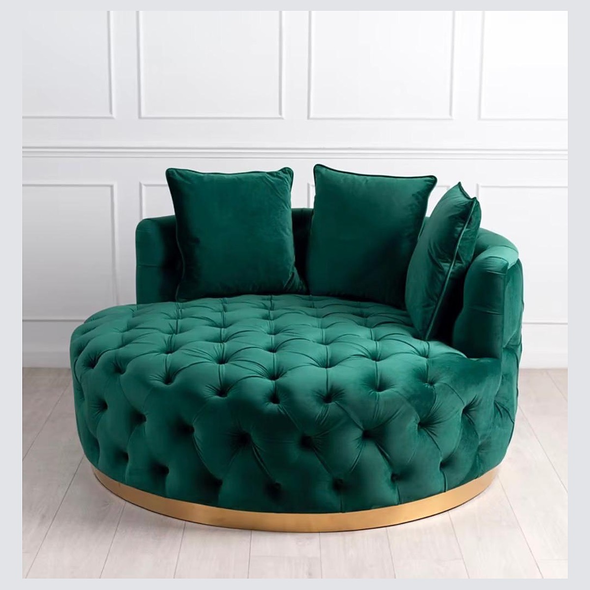 Tufted Round Cuddle Chair